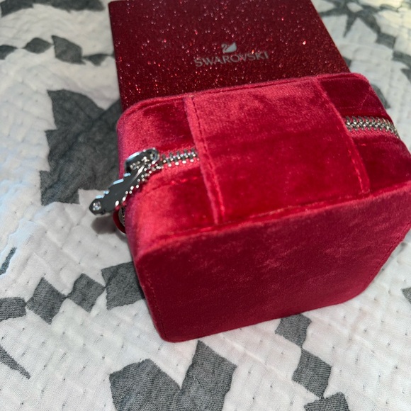 Swarovski Velvet travel jewelry box - Picture 3 of 6